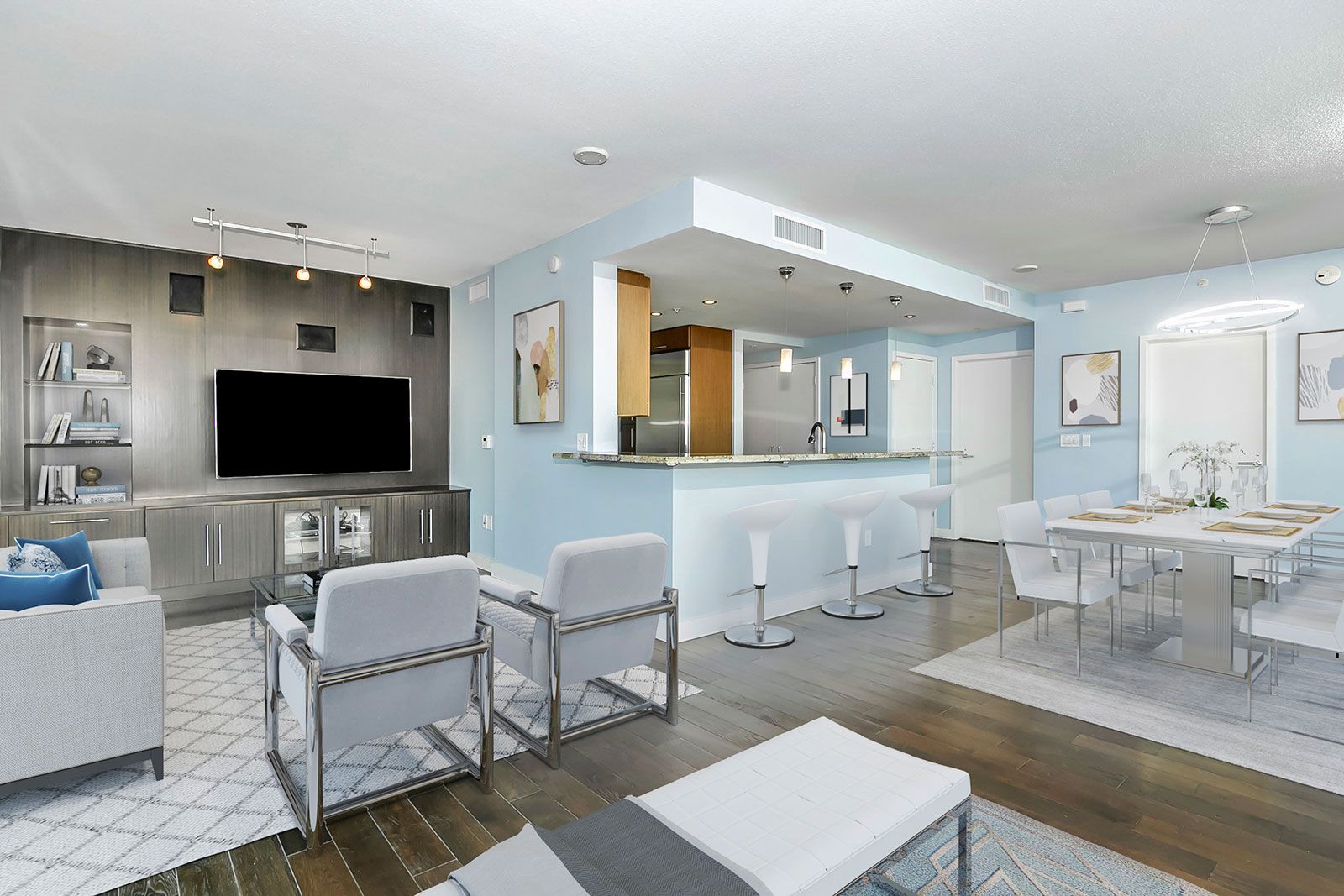 325 7th Avenue San Diego – Den-Family-Dining-and-Barstools-at-Kitchen_final-(3)