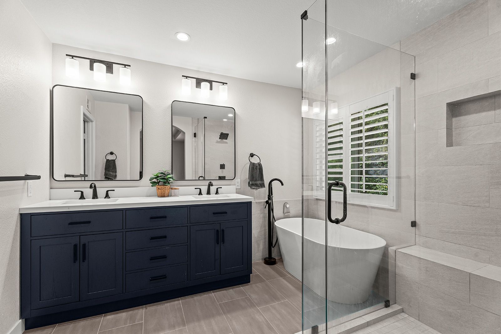 8-Bathroom-Primary.jpg