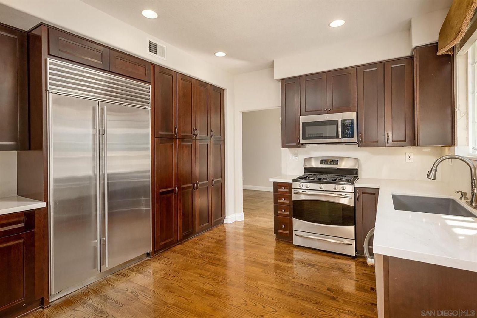 Path of 5251 Kitchen.jpg