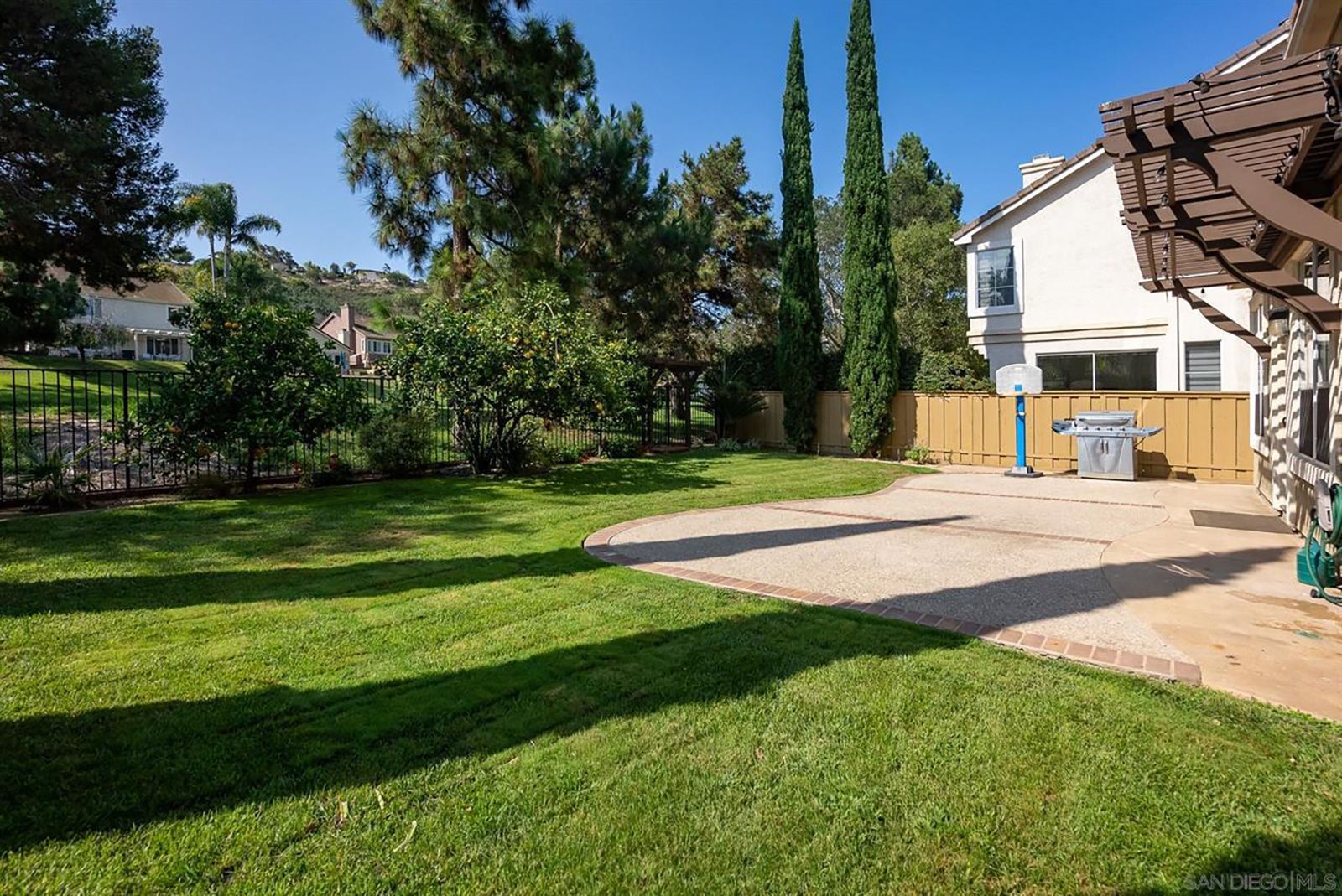 Path of 5251 backyard.jpg